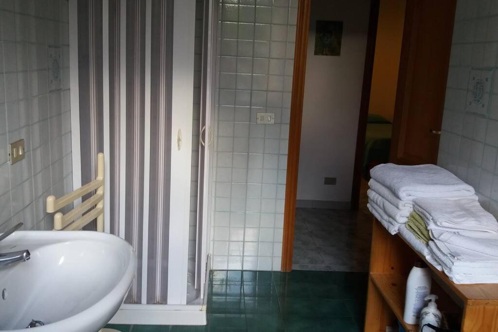 Casa Catalogna , Vicino Al Centro Storico. Villa Lipari  Exteriör bild